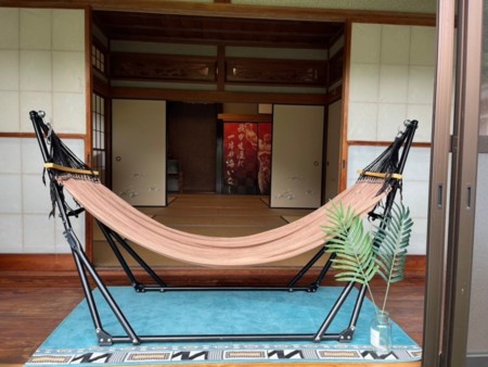 縁側のハンモックでお昼寝♪