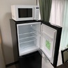 冷蔵庫と電子レンジがあります。