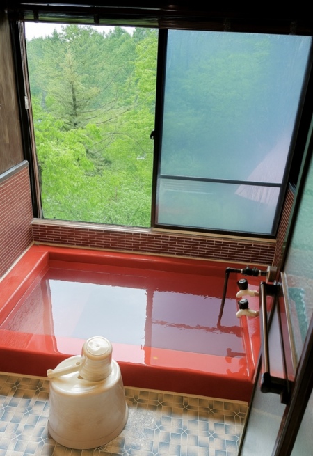 草津温泉源泉掛け流しを最高の景色で！