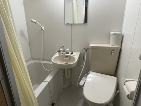 シャワートイレ完備