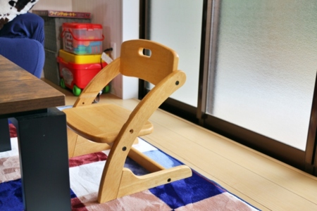 お子様用の椅子