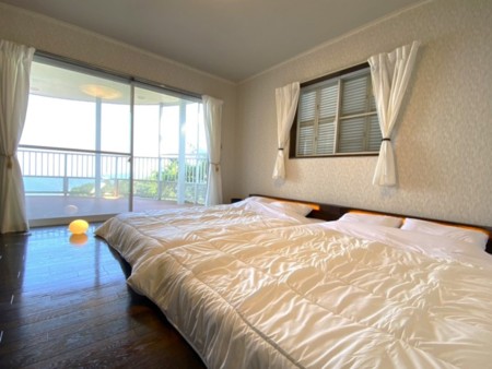 Wide Low Bed Room