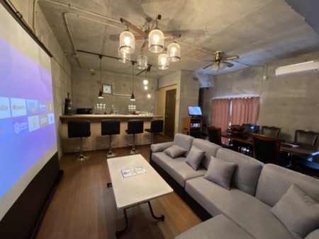 カラオケバーカウンターリビング