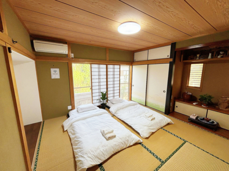 落ち着いた雰囲気の室内