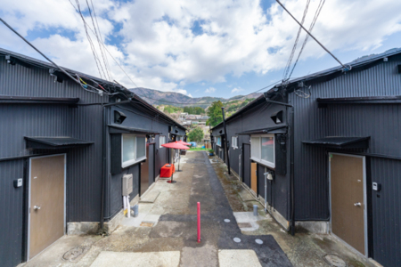 山も見え、自然豊かな場所です