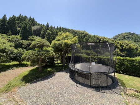 大型トランポリンで景色を独り占め