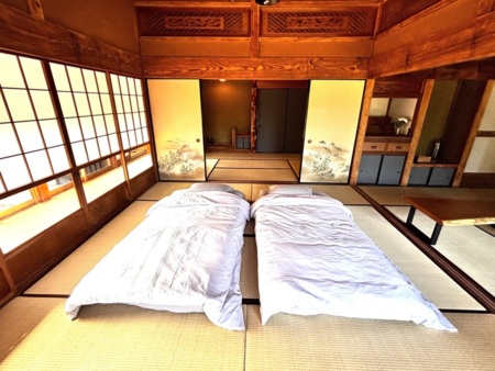 「母屋」大広間にて