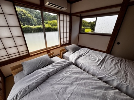 「母屋」シングルベッド２台の和室が２室