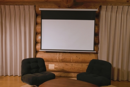 プロジェクターとSwitch完備