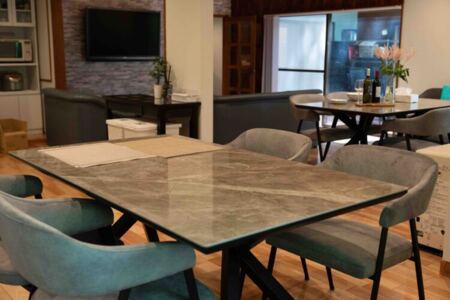 ダイニングテーブル