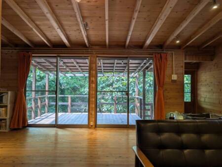 リビングからのデッキ