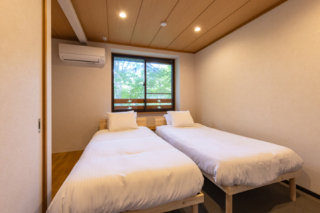 寝室4（シングルベッド×２）