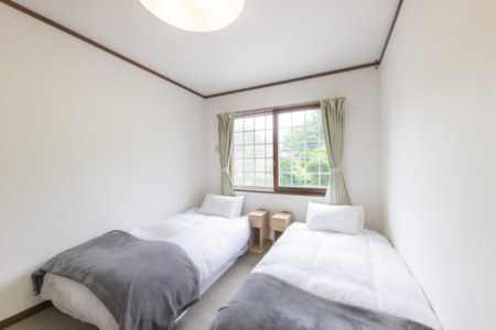 寝室3（2階シングルベッド×２）