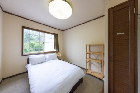 寝室7（2階ダブルベッド1台）