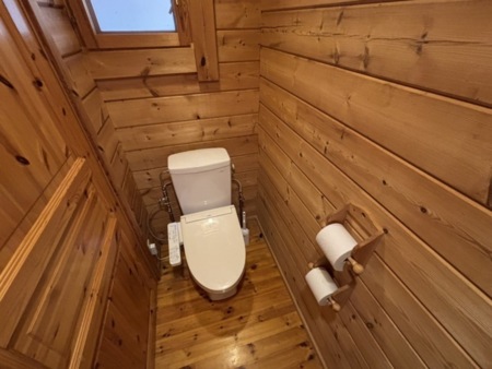 A棟・B棟ともにトイレ各１台ございます！