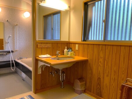 銀閣脱衣所内風呂