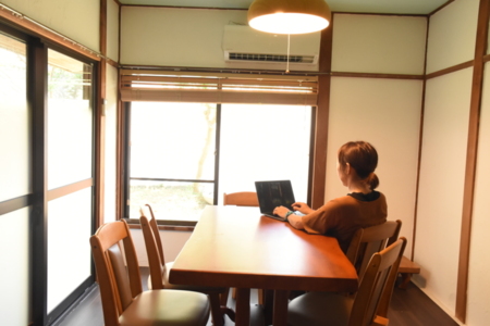 ６人掛けテーブル。テレワークの利用も◎