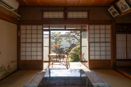 仏間から見える日本庭園