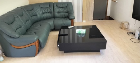 ソファーでテレビがご覧になれます。