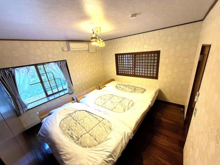 蓄光クロスで星降る空間の寝室A