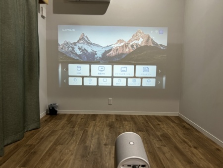 プロジェクターの貸し出しあります。