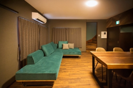 存在感のある座り心地抜群のソファー