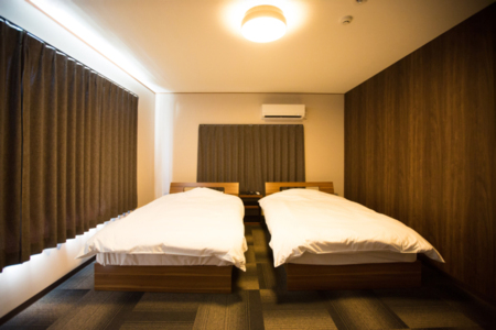 ベッドルーム１（10畳）ベッド2台