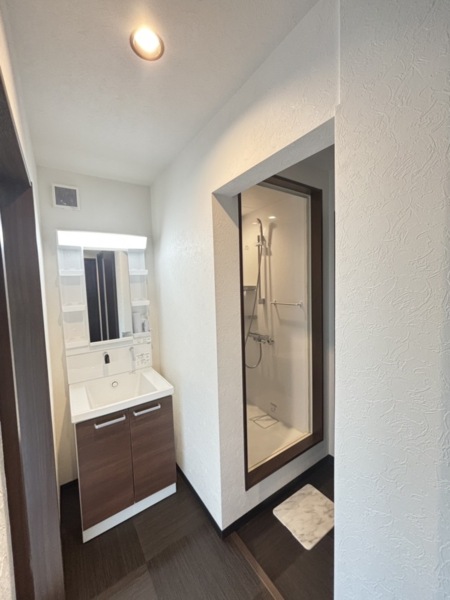 シャワールーム　洗面所