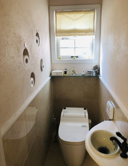 ウオッシュレット付きトイレ