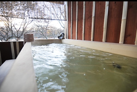 天然温泉ヒノキ露天風呂