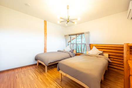 木目の美しさが際立つ、静寂に満ちた空間