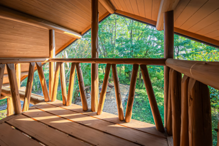 2階の寝室から見える緑いっぱいの景色