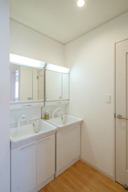 洗面台3つご用意しております