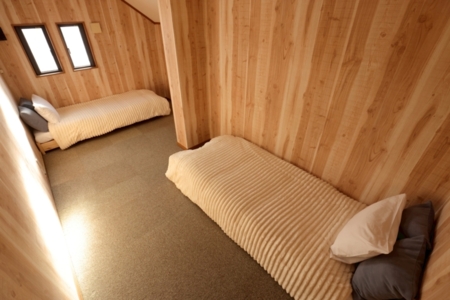 6名部屋ロフト（シングルベッド2台）