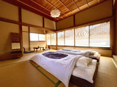 【2階寝室】広々とした和室