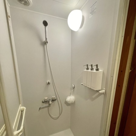 シャワールーム2つ