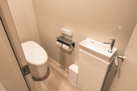 ウォシュレット付き最新のトイレ完備