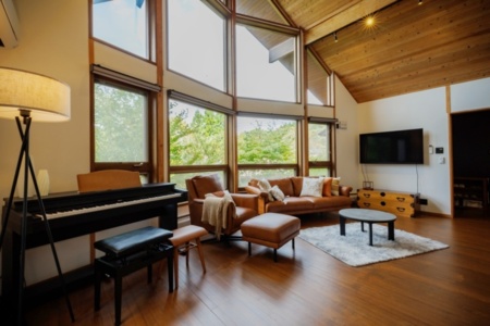 リビング（電子ピアノ利用可）