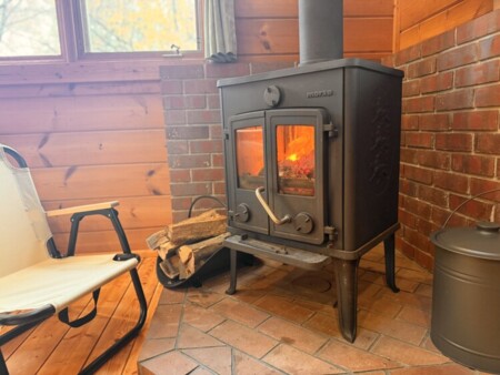 薪ストーブは抜群の雰囲気※冬季限定