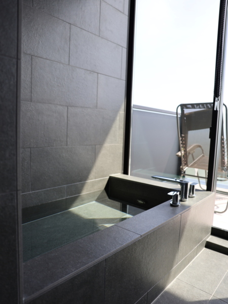 チラー付の水風呂