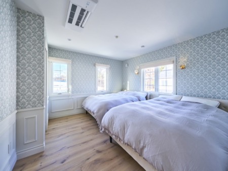 １F寝室ダブルベッド2台