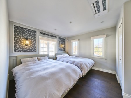 ２F寝室ダブルベッド2台