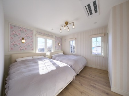 ２F寝室ダブルベッド2台