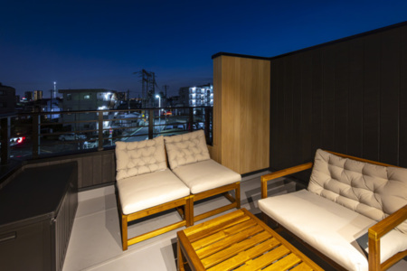 屋上（夜）