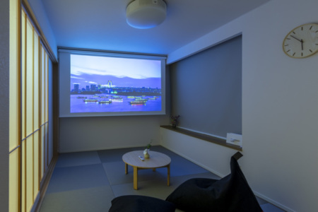 リビングルーム（プロジェクター使用時）