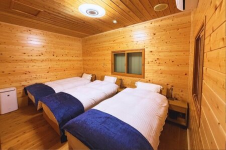 洋室（寝室：シングル3台）