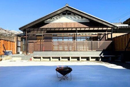 中庭（焚き火）