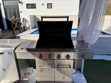 ガス式本格グリルで楽しむ庭BBQ