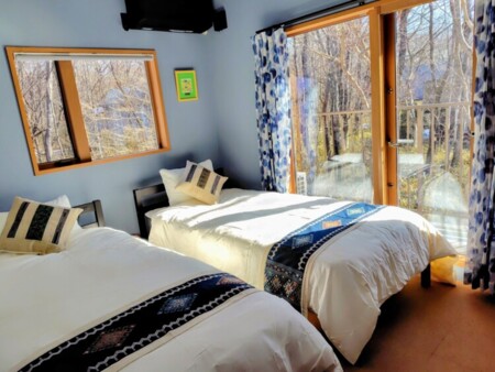 寝室２シングルベッド２台