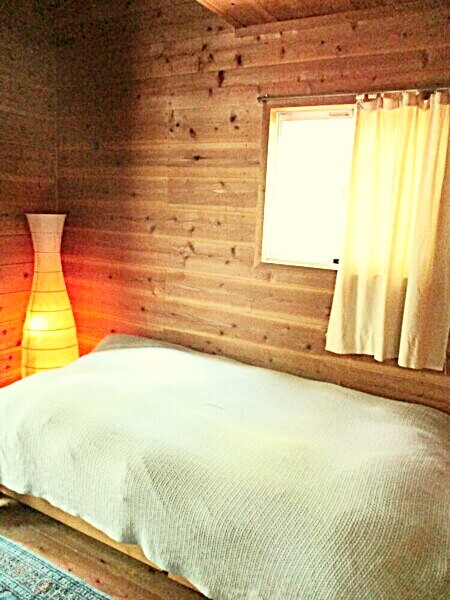 木に囲まれてぐっすり